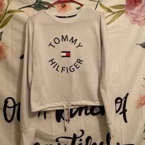 Tommy Hilfiger long sleeve, in band new conditions